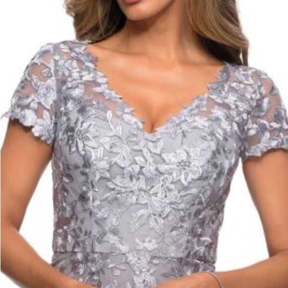 LA FEMME 27870 Long Lace Evening
Dress with Cap Sleeves Gown platinum 12 $578 - Picture 3 of 7